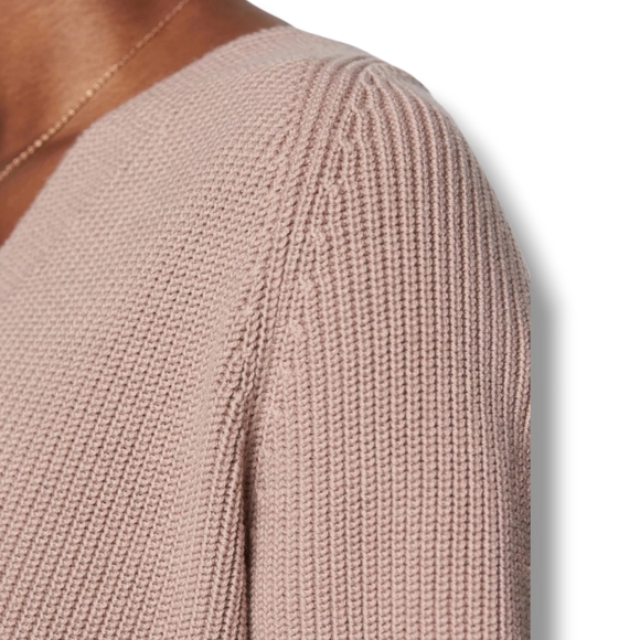 LIKE NEW Athleta Switchback Merino Wool Blend Sweater in Nouveau Rose, Small - Picture 3 of 6